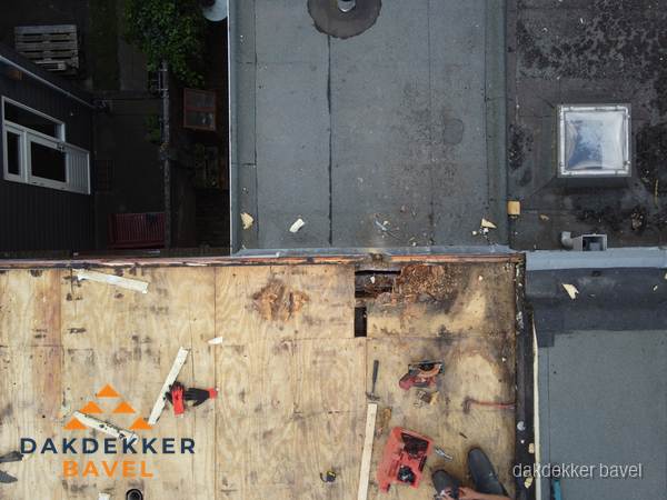 Dakschade en renovatie plat dak vanuit de lucht in Bavel Dakschade en renovatie plat dak vanuit de lucht in Bavel